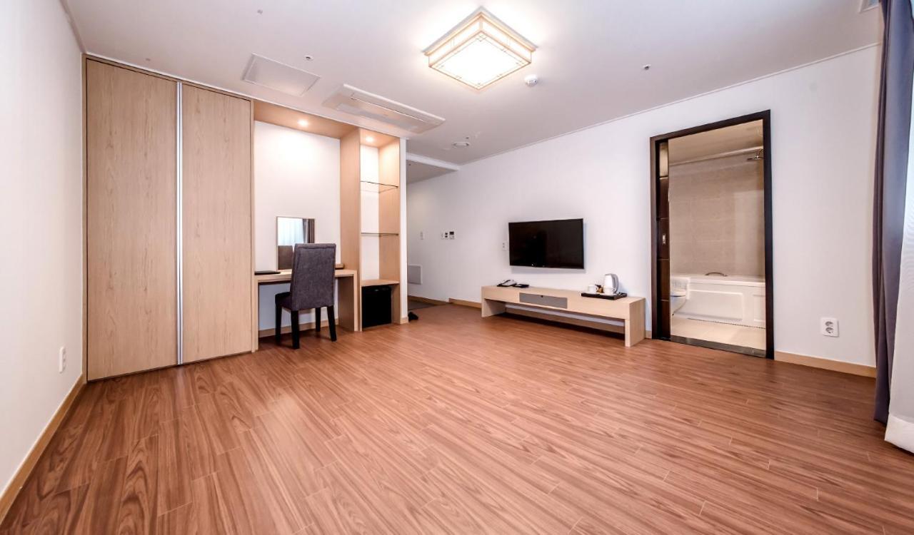 Hotel Shalom Csedzsu Kültér fotó